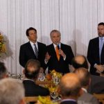 novo-texto-da-reforma-mantem-idade-minima-de-65-para-homens-e-62-para-mulheres